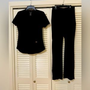 Cherokee Form Black Scrub Set